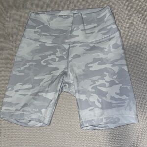 Lululemon Wunder Under 5” Biker Shorts Grey Camo